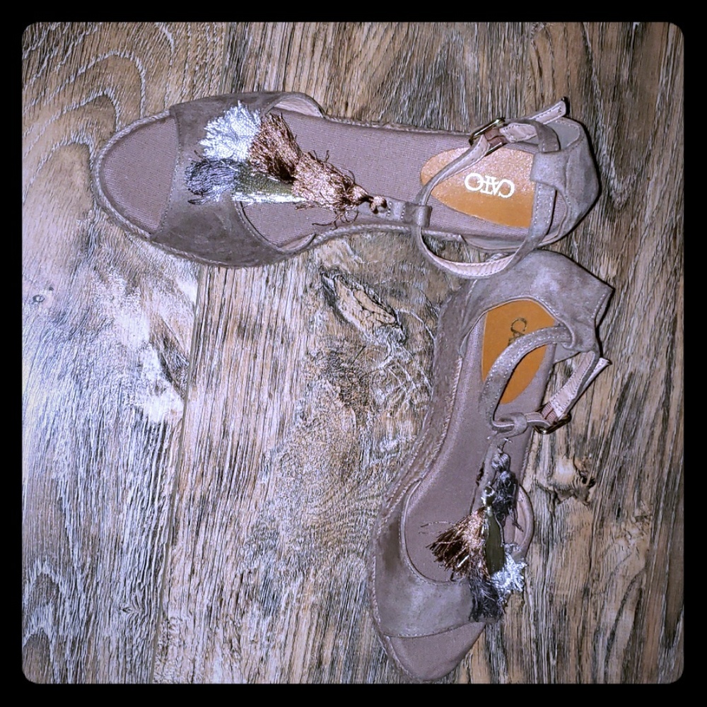 Brown wedge shoes size 10W.